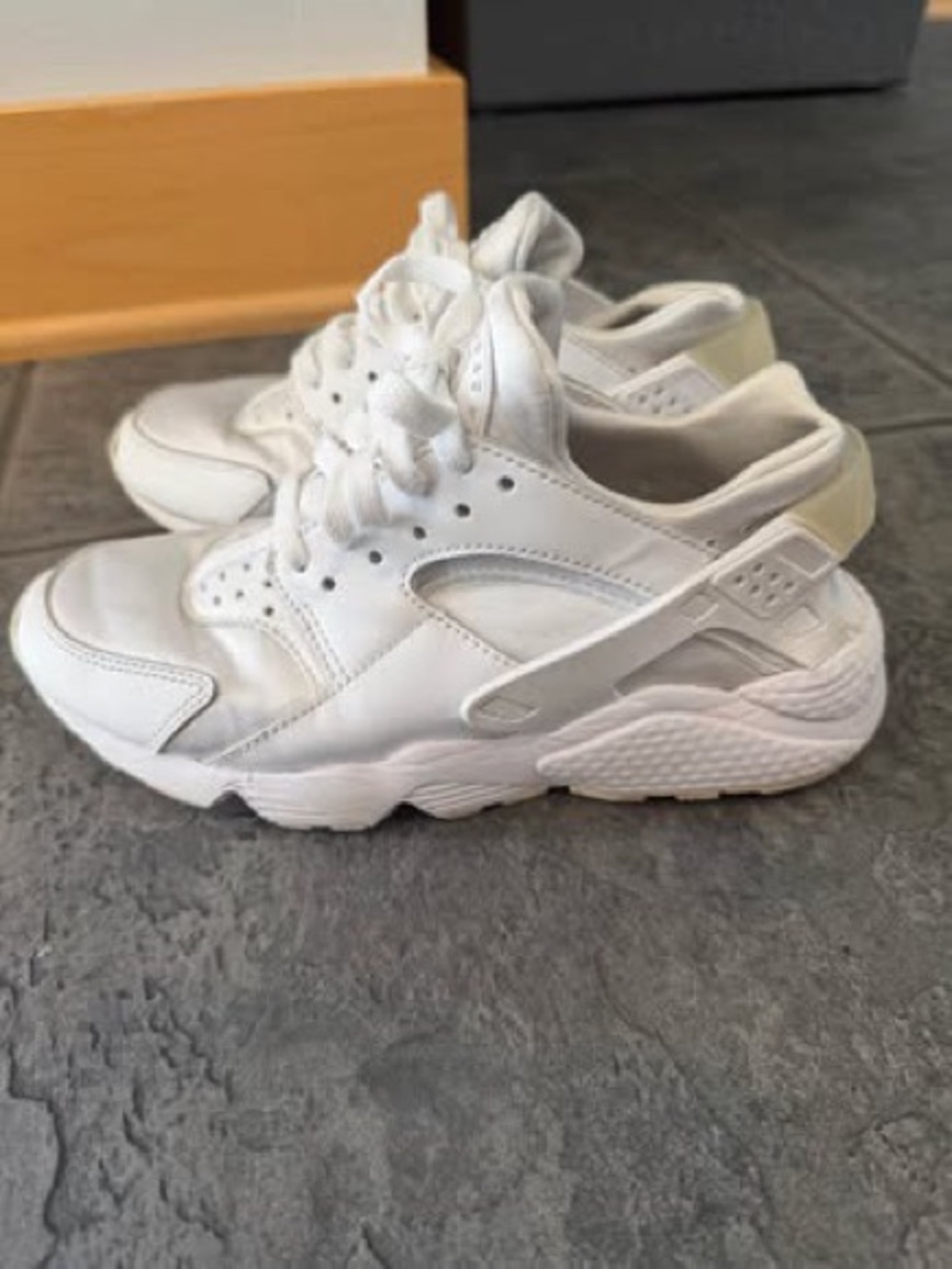 Nike Air Huarache Kids White Low-Top Athletic Sneakers Shoes